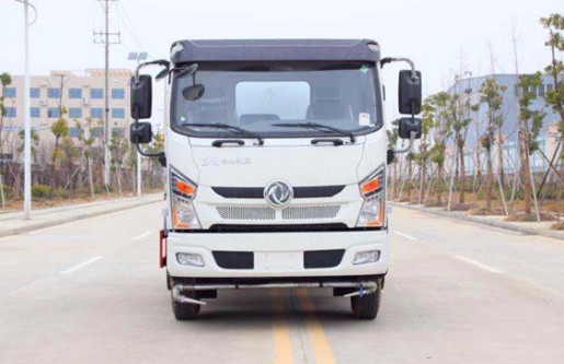 12噸灑水車要什么駕照_東風(fēng)專底D1駕駛室12噸綠化灑水車廠家價(jià)格3