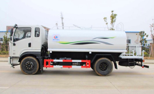 12噸灑水車要什么駕照_東風(fēng)專底D1駕駛室12噸綠化灑水車廠家價(jià)格4