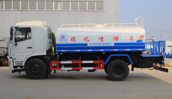 東風專用底盤(D3L駕駛室)12方灑水車高清圖片 東風專用底盤(D3L駕駛室)12方灑水車高清圖片