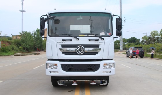 東風多利卡D9灑水車帶霧炮(橢圓罐)高清圖片 東風多利卡D9灑水車帶霧炮(橢圓罐)高清圖片