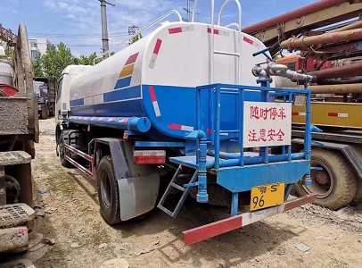 二手帶手續9噸灑水車轉讓,18年的車,玉柴150馬力!4