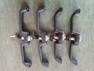 消防車卷簾門門把手及鑰匙 消防車卷簾門門把手及鑰匙