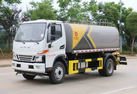 ����8-10�������E⏞�ˮ܇�DƬ