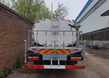 飛碟奧馳國(guó)六13方灑水車多方位圖片 飛碟奧馳國(guó)六13方灑水車多方位圖片