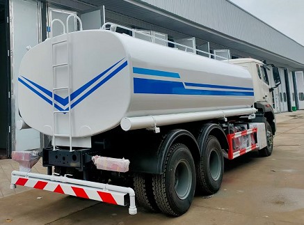 國(guó)六20方重汽豪沃N系列后雙橋?yàn)⑺噲D片 國(guó)六20方重汽豪沃N系列后雙橋?yàn)⑺噲D片