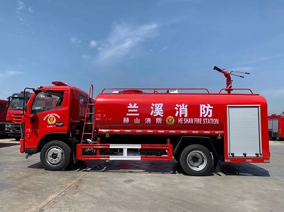 國(guó)六東風(fēng)凱普特8方消防灑水車圖片 國(guó)六東風(fēng)凱普特8方消防灑水車圖片
