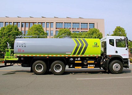 國六東風(fēng)華神T5后雙橋20方灑水車圖片 國六東風(fēng)華神T5后雙橋20方灑水車圖片