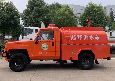 北汽勇士四驅越野供水車圖片 北汽勇士四驅越野供水車圖片