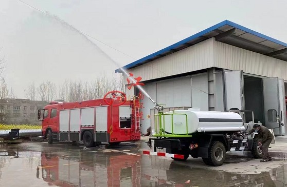 湖北江南防爆無軌膠輪灑水車 湖北江南防爆無軌膠輪灑水車