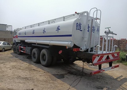 ����ǰ�ĺ�˞�ˮ܇�DƬ