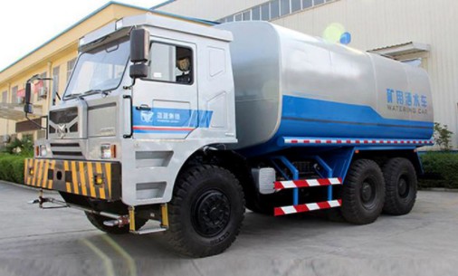 礦用灑水車圖片 礦用灑水車圖片