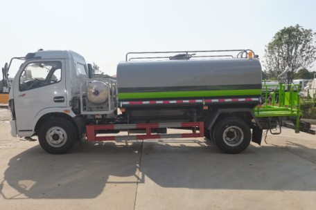 國六東風福瑞卡天然氣灑水車多方位圖片 國六東風福瑞卡天然氣灑水車多方位圖片