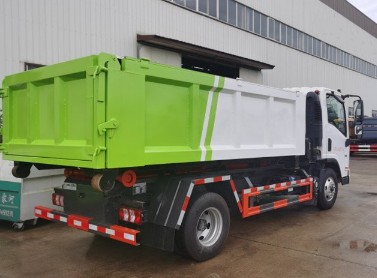 國(guó)六東風(fēng)柳汽乘龍L2藍(lán)牌勾臂垃圾車(chē) 國(guó)六東風(fēng)柳汽乘龍L2藍(lán)牌勾臂垃圾車(chē)