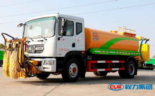 �|�L��������ˮ܇��ǰ�����b�o����ϴ�O�䣬�󲿎���ײ����